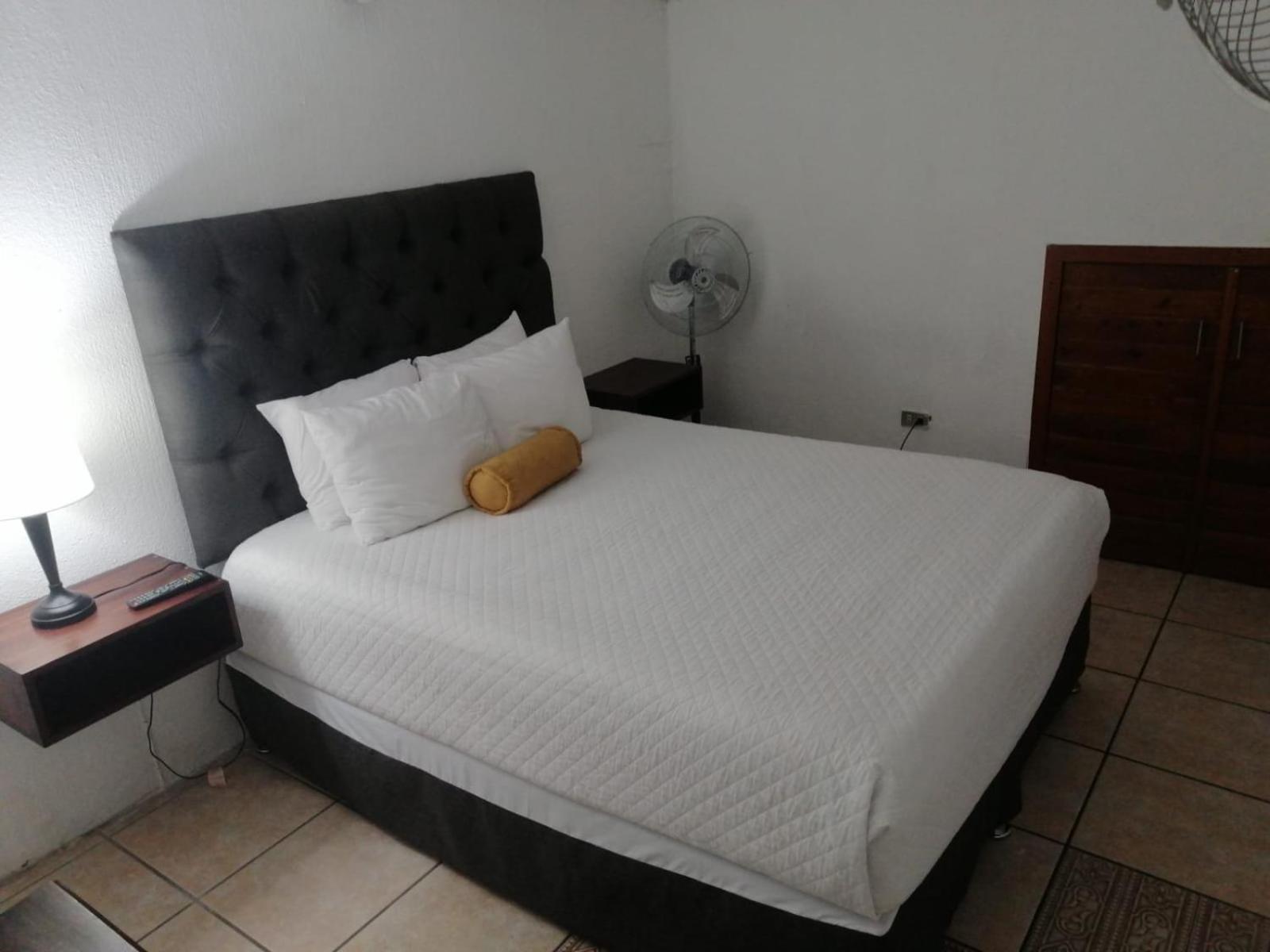 Global Airport Inn Free Shuttle Guatemala City ภายนอก รูปภาพ